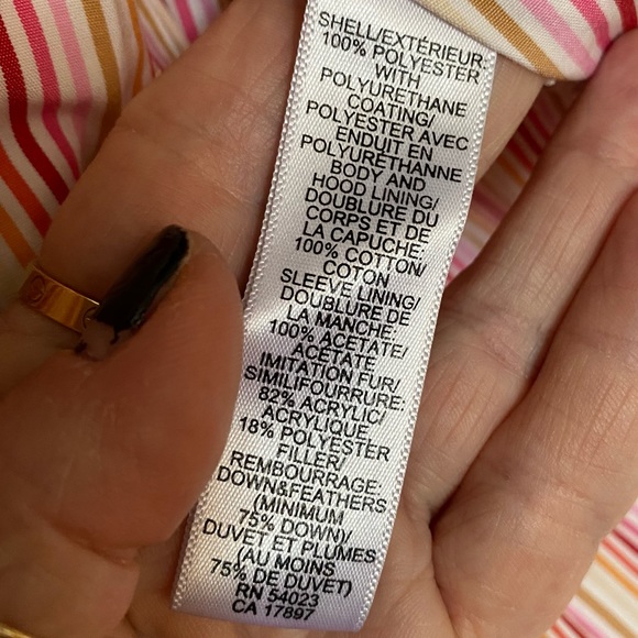 Gap • Women’s Down-Filled Parka - Picture 13 of 14